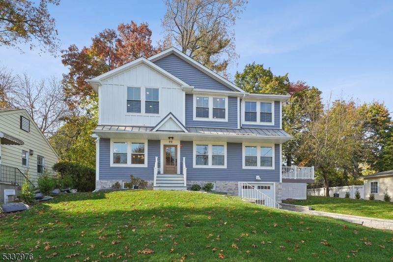 99 Ashwood Ave