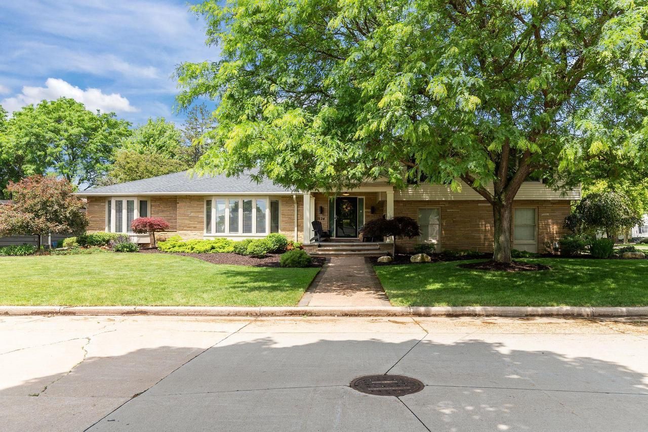 1824 West Reid Drive