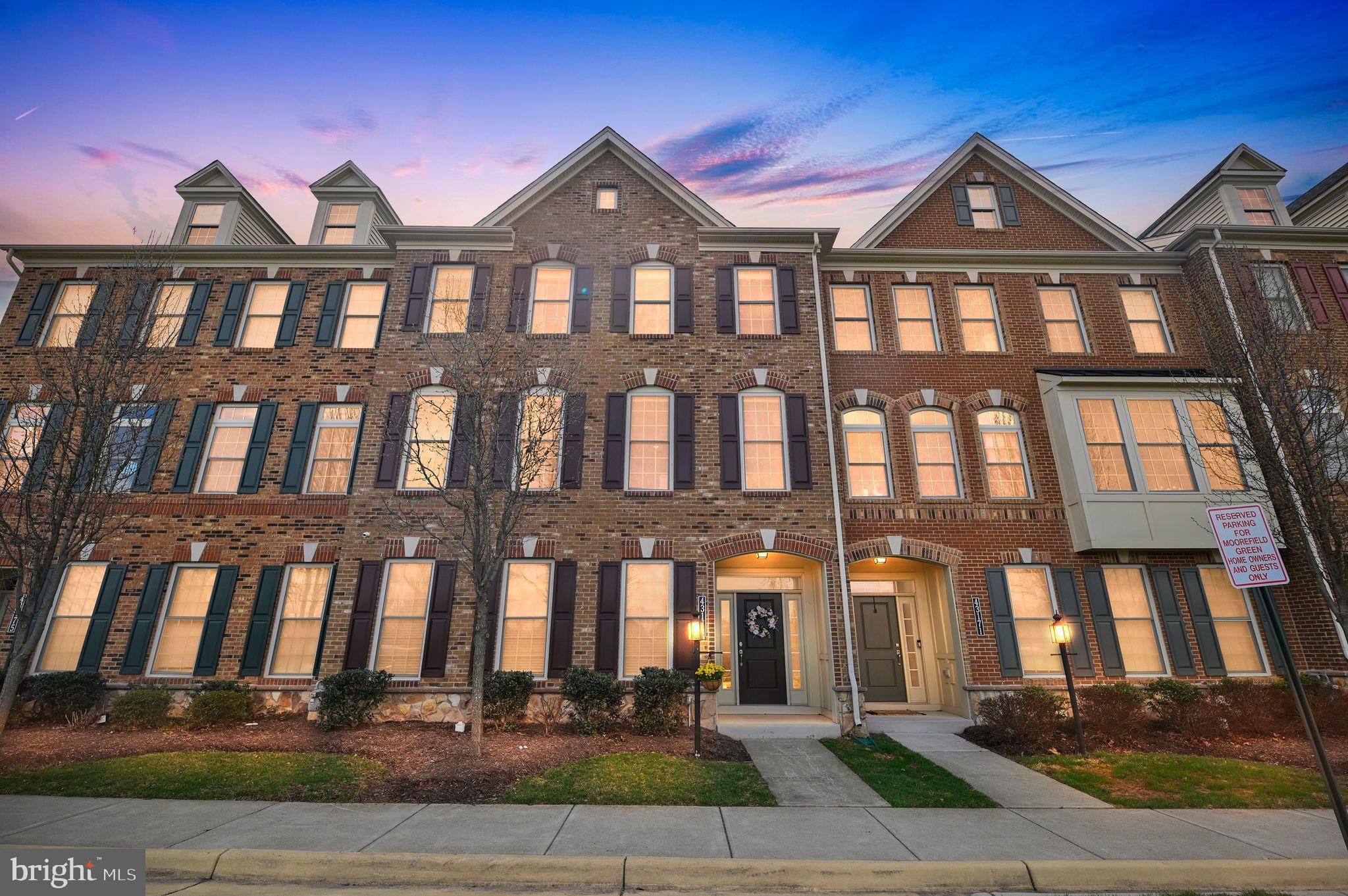 43173 Clarendon Square