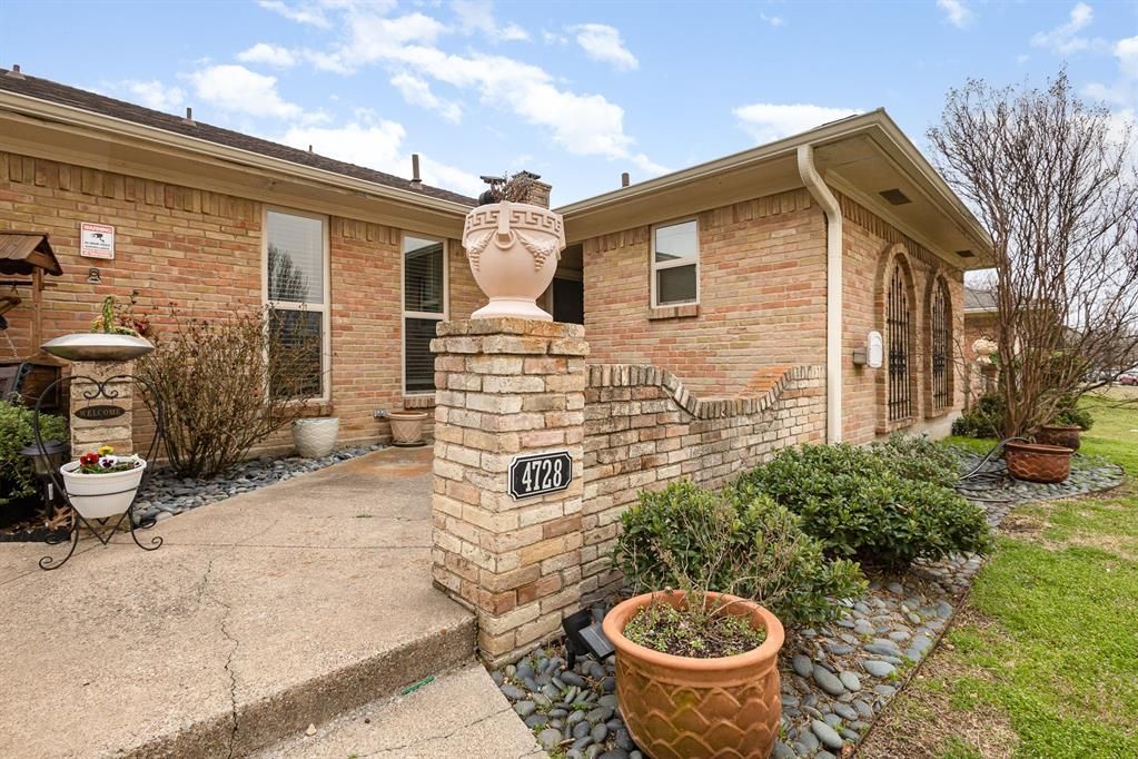 4728 Berridge Lane