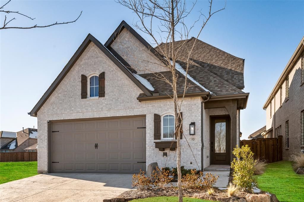 3920 Aqua Lane