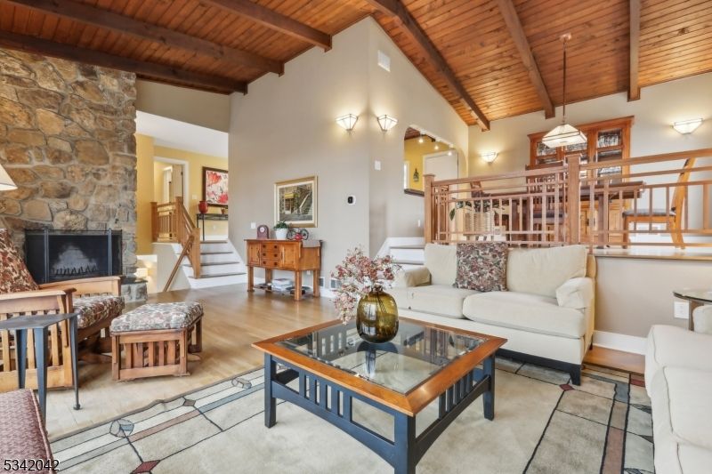 35 Skyline Dr
