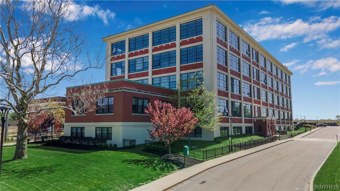 2917 Main Street 208