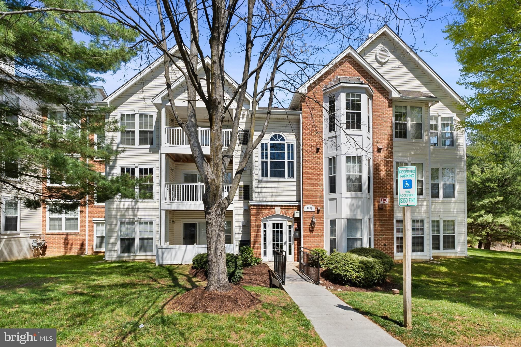 5921 Millrace Court I-203