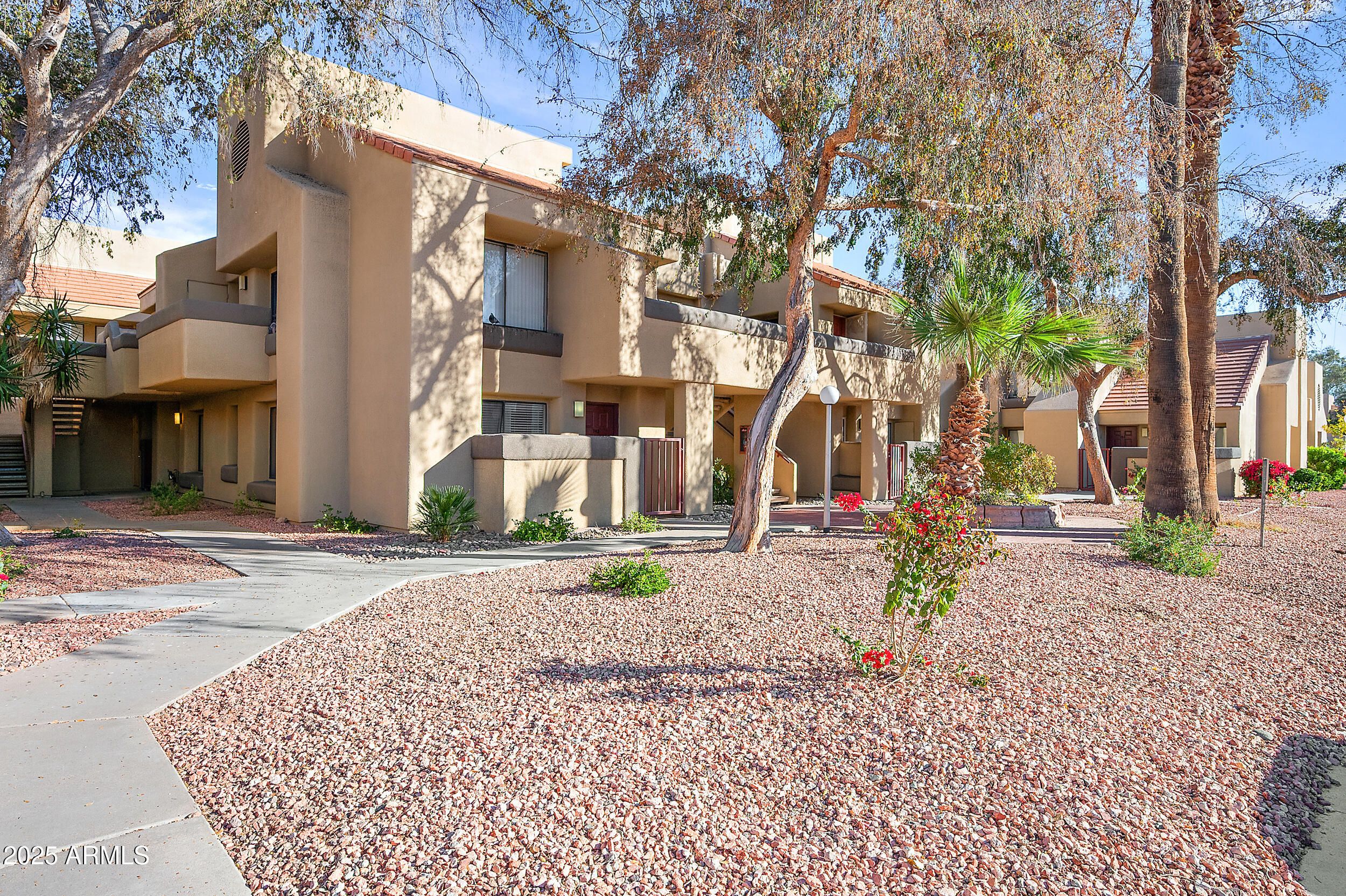 1432 W Emerald Avenue 742
