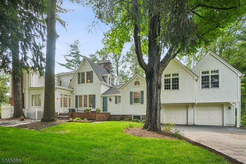 2 Tall Pine Ln