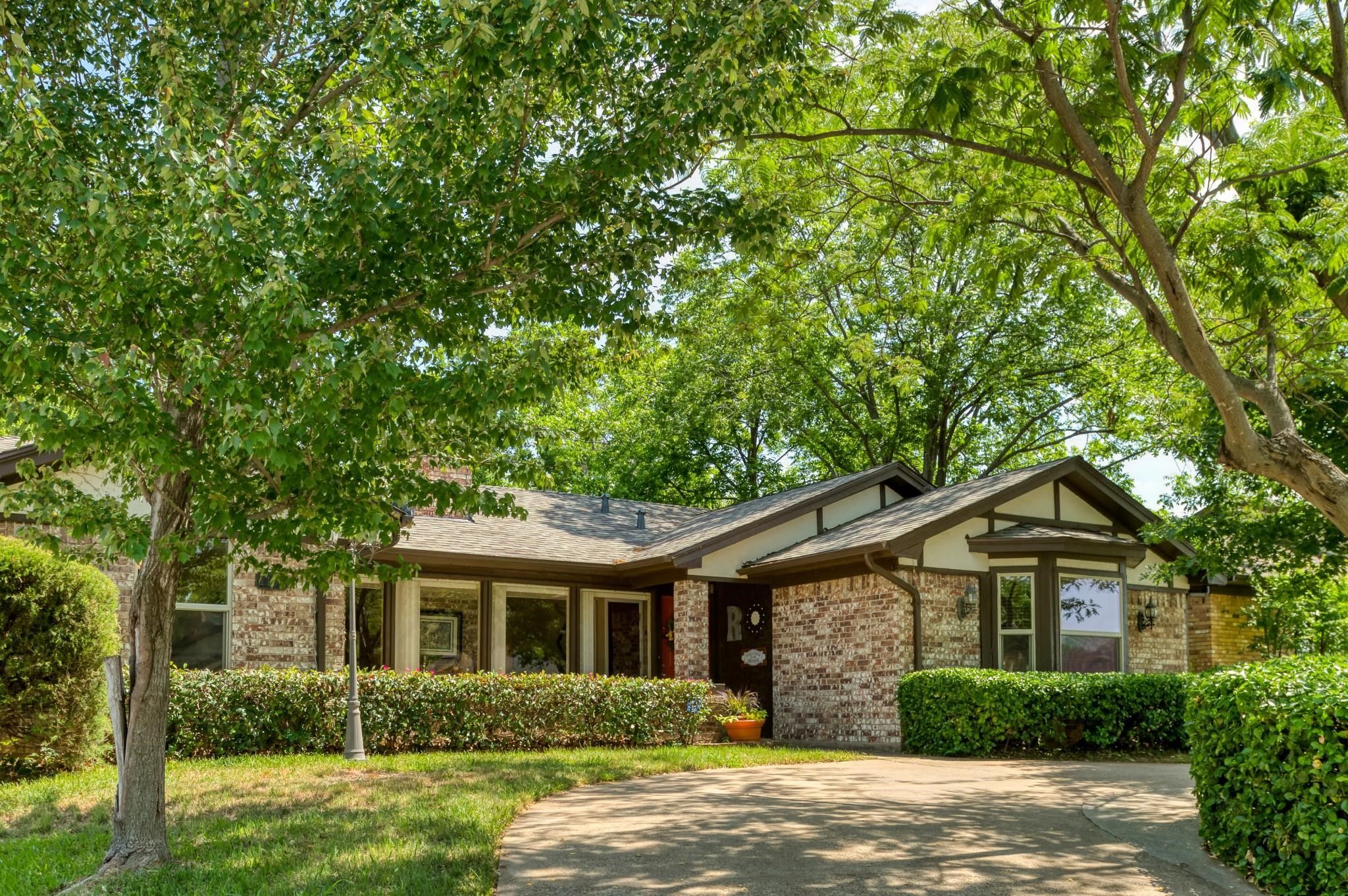 1104 Forest Ridge Drive