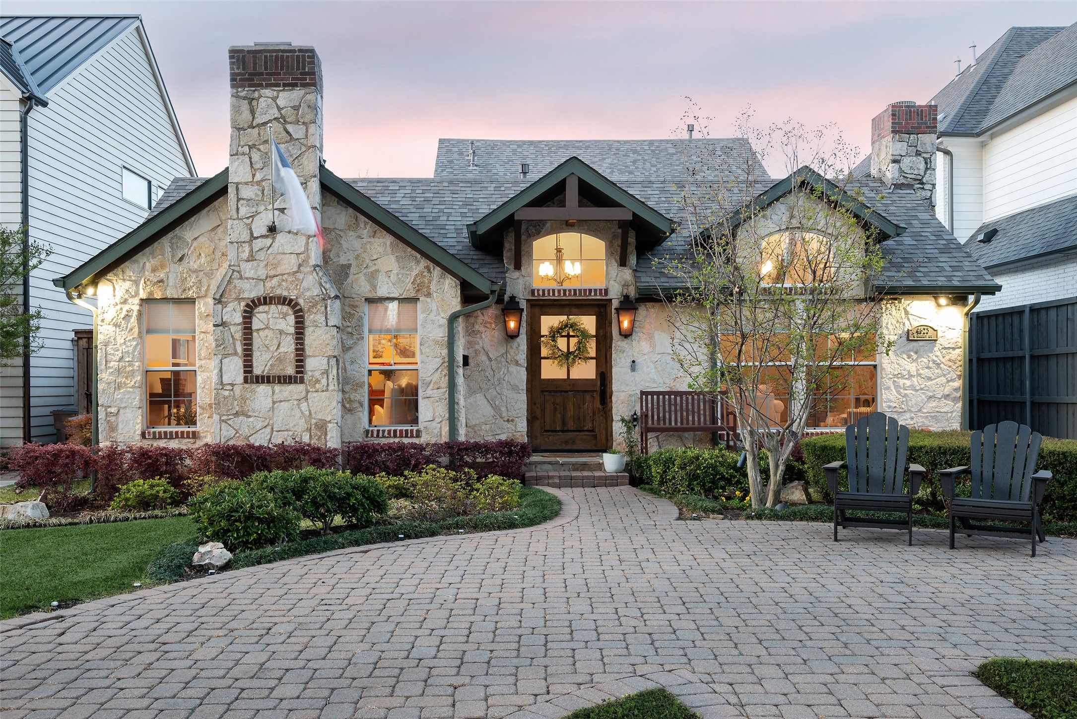 4623 W Amherst Avenue