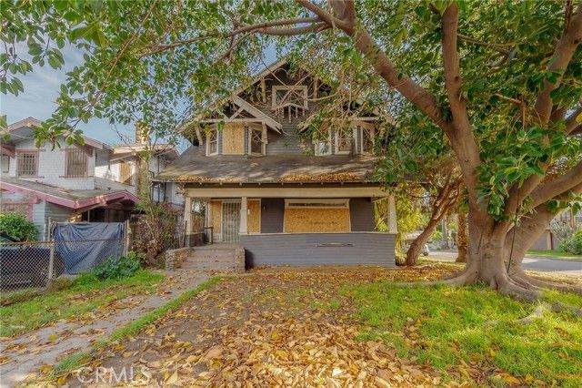 1970 S La Salle Avenue