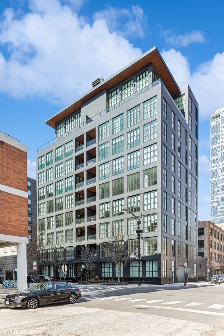 900 W Washington Boulevard 2E