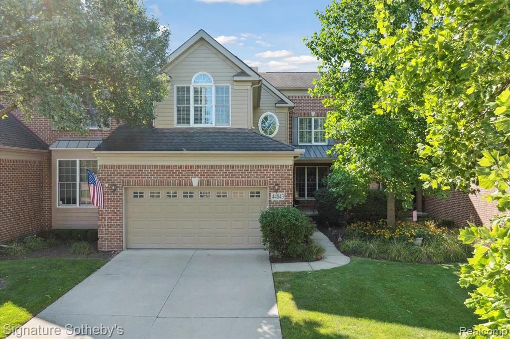 44843 Broadmoor Circle S
