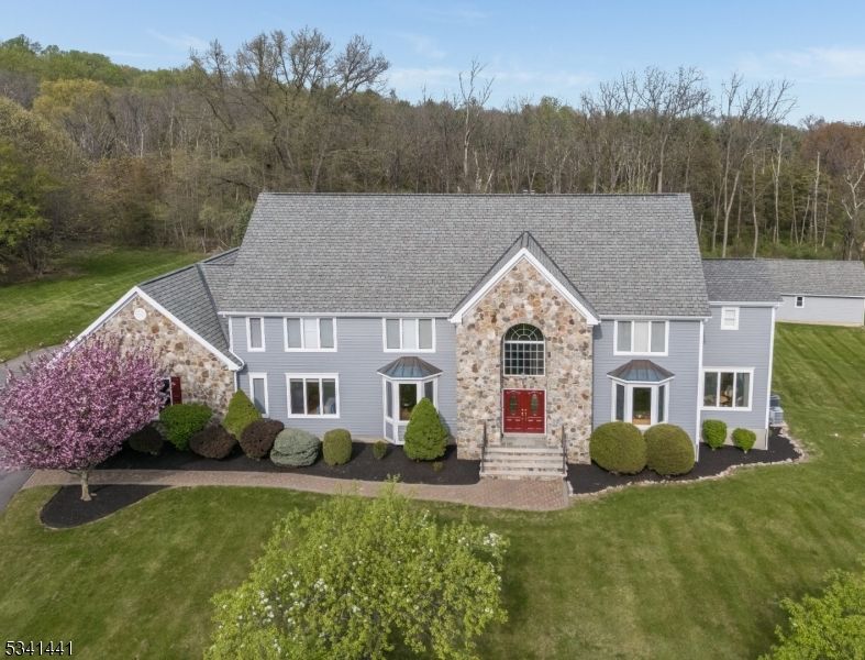 3 Peach Tree Ln