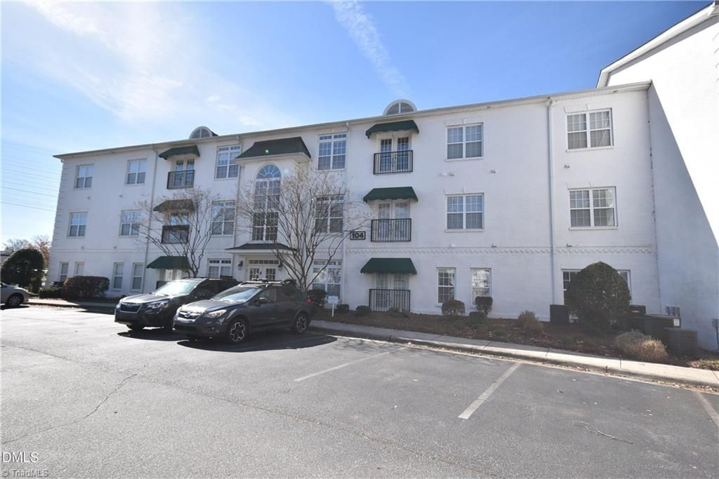 104 Sunset Circle 204