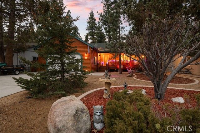 506 E Angeles Boulevard