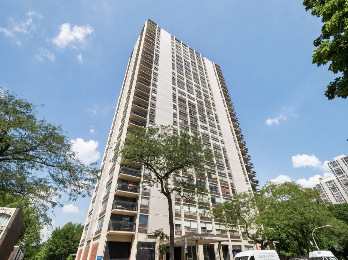 1355 N Sandburg Terrace 2902D