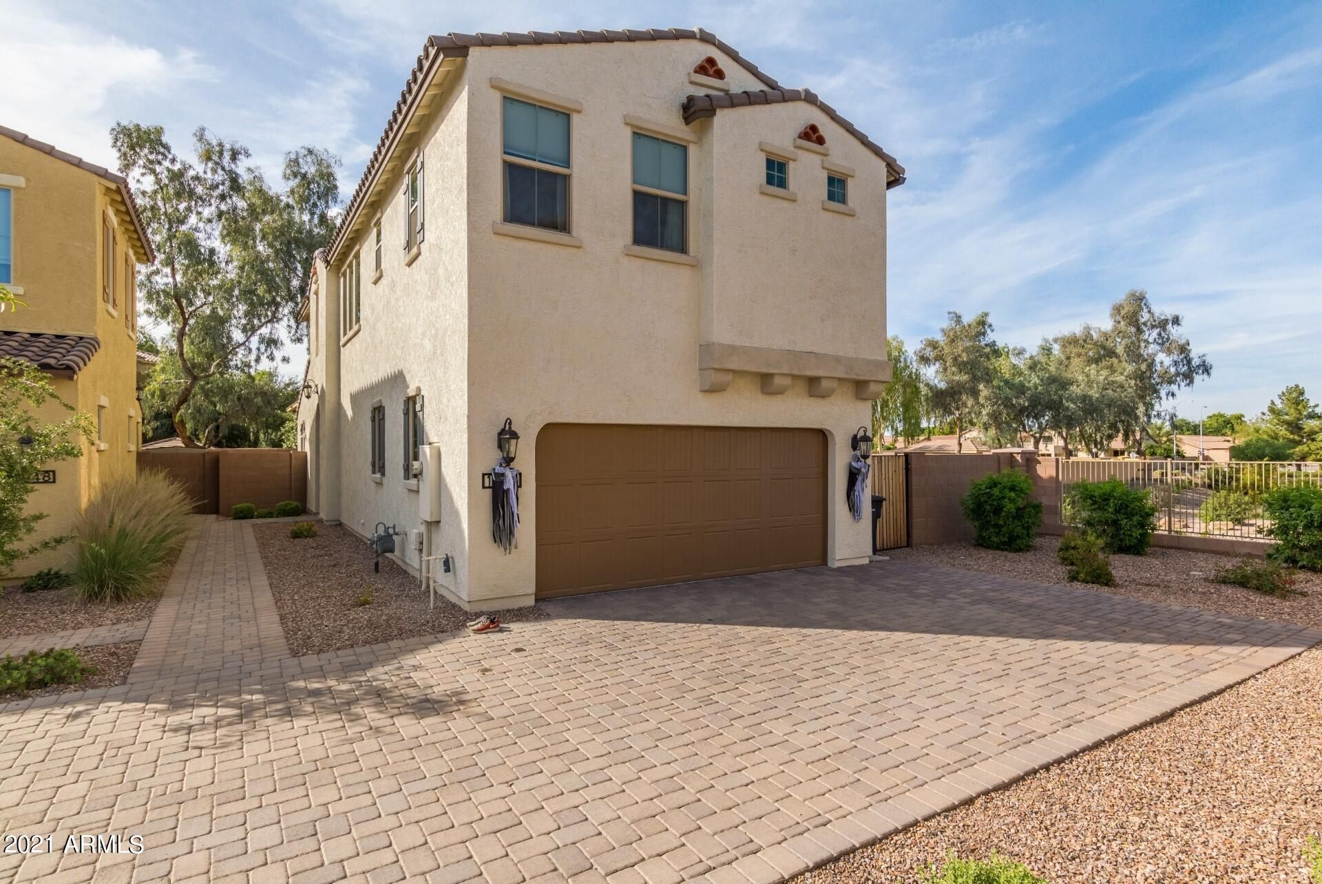 1942 S Sycamore Place