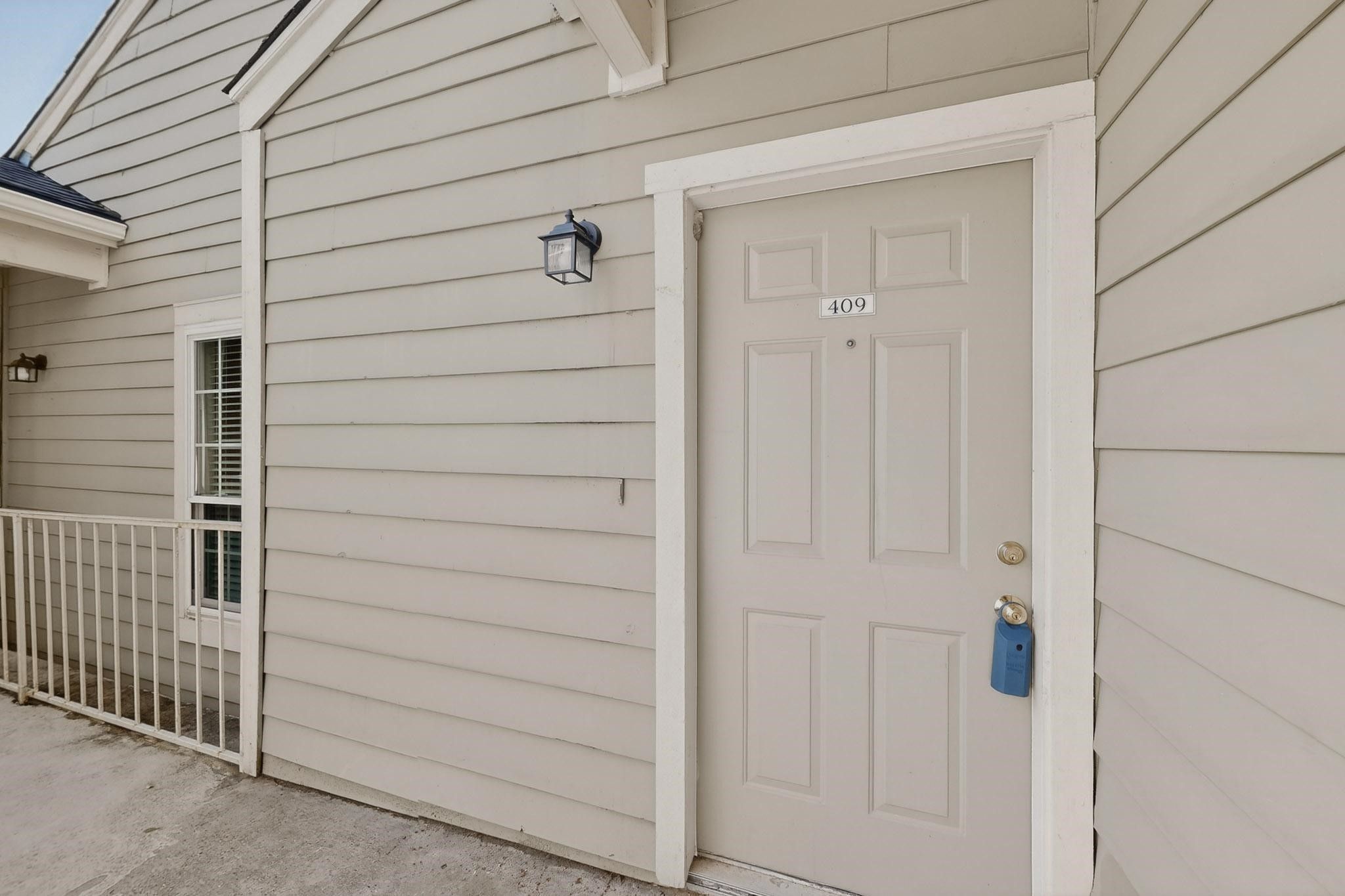 7151 Gaston Avenue 409