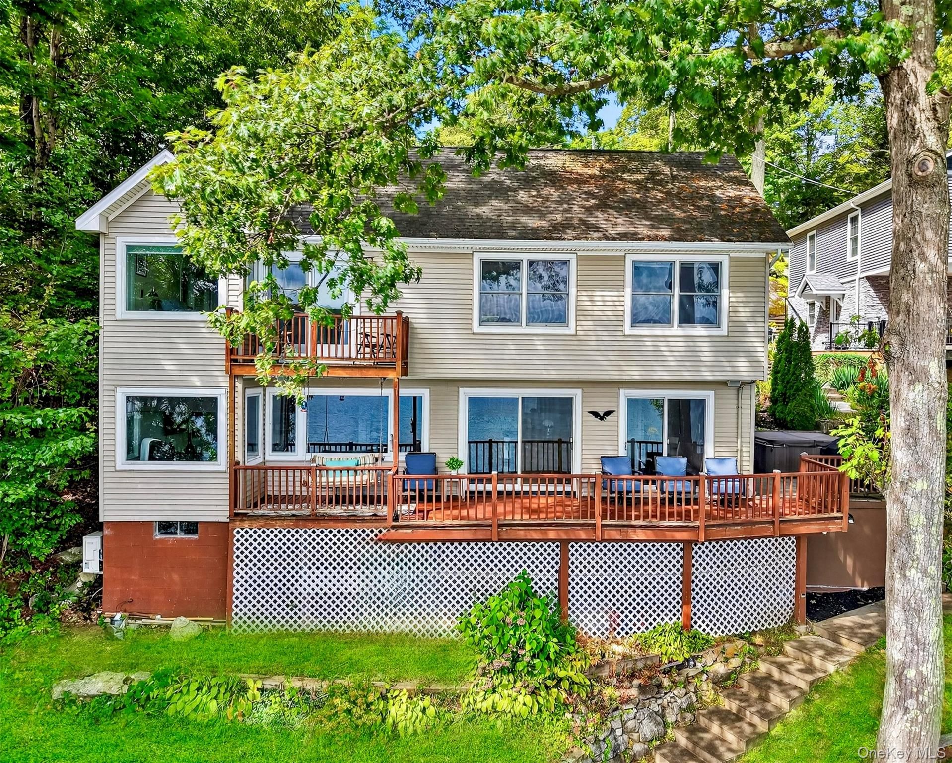 60 Lakeview Dr