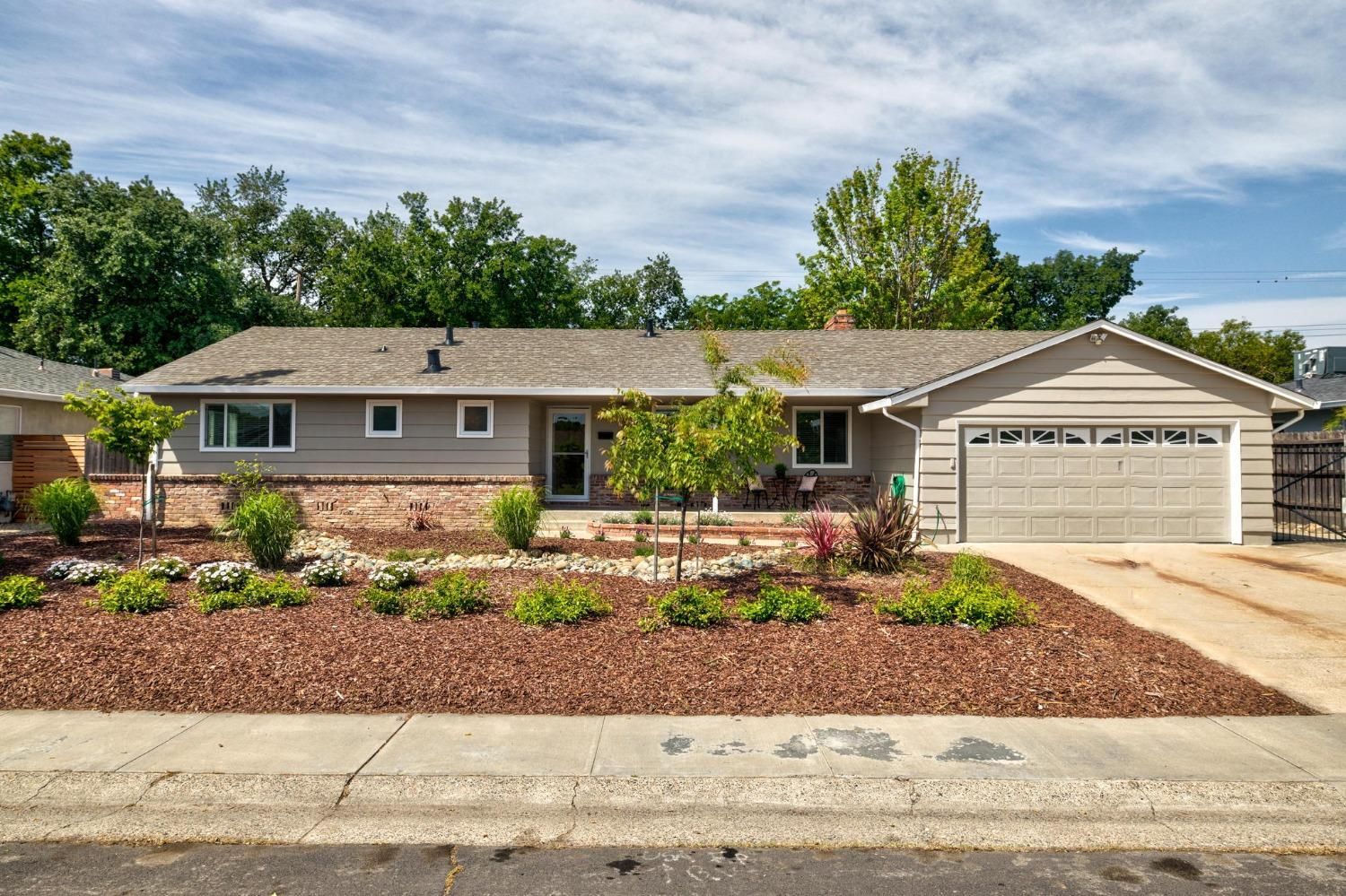 6942 S Land Park Drive