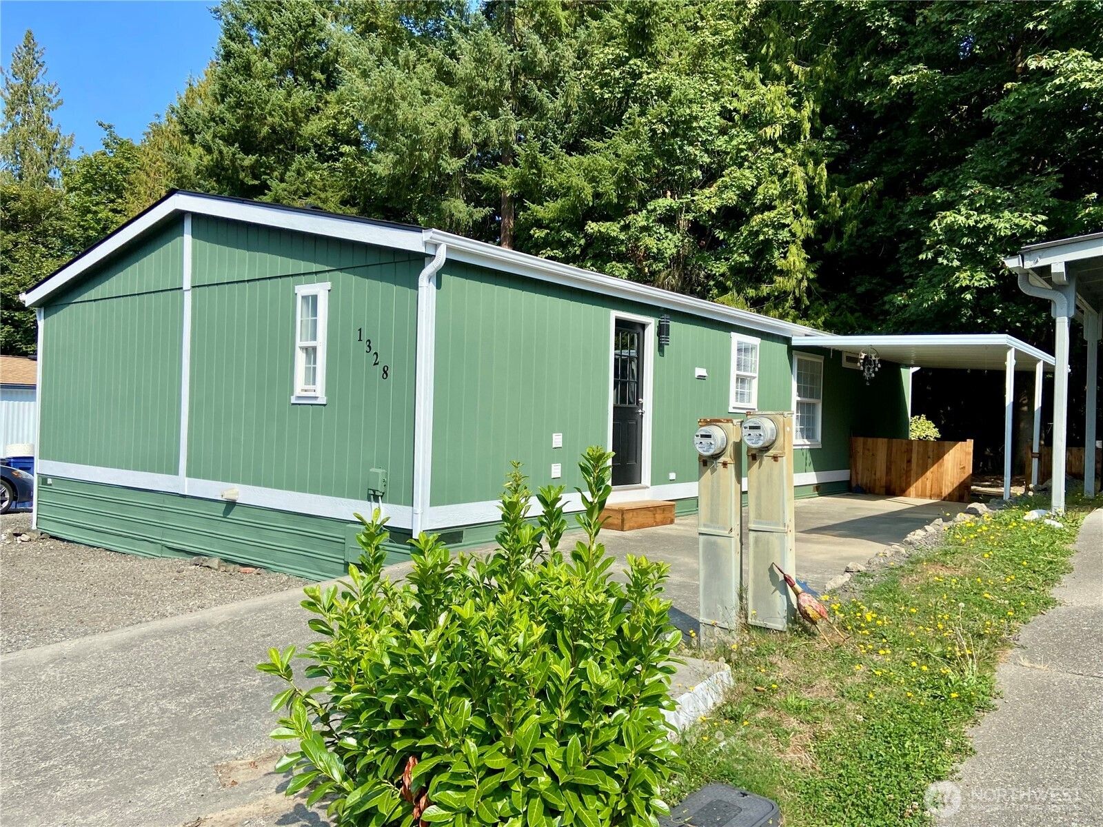 1328 Ne Steele Creek Lane 1328