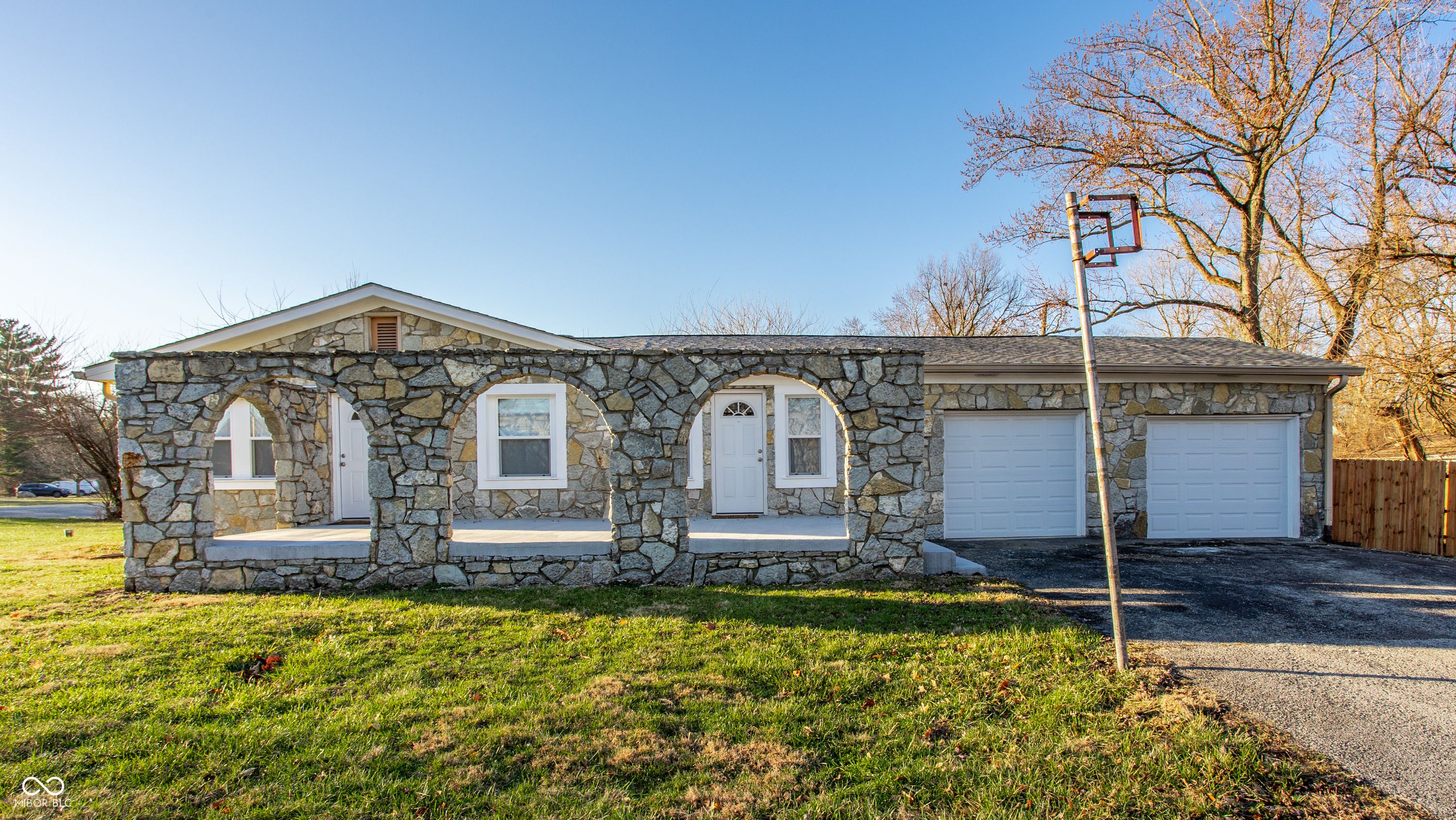 5760 Grandview Drive