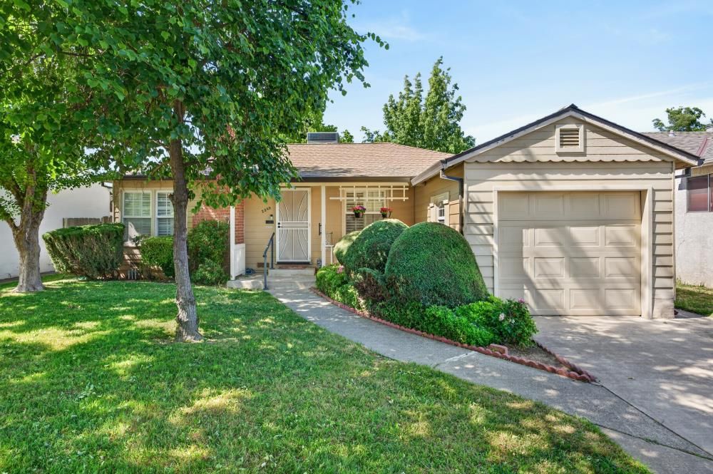 2349 Anita Avenue