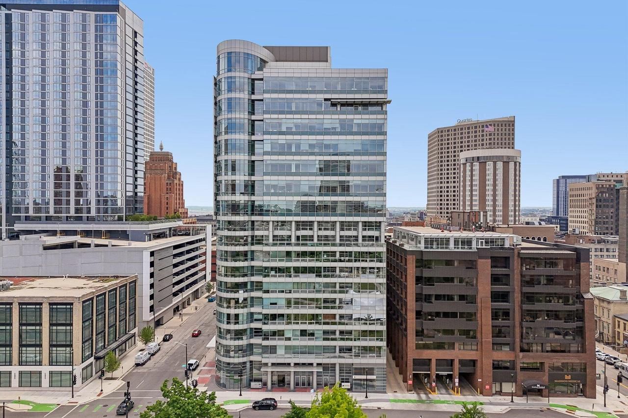 545 E Wells Street 1000