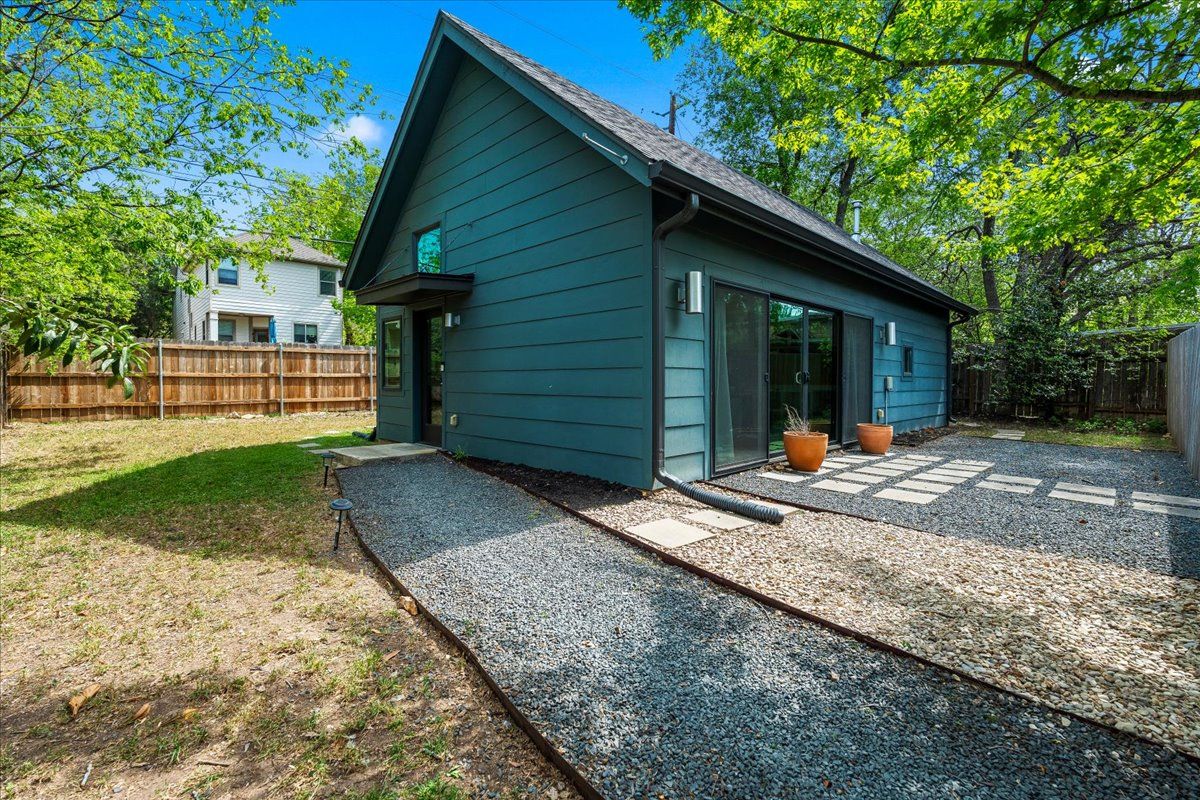 1808 Forest Hill Drive