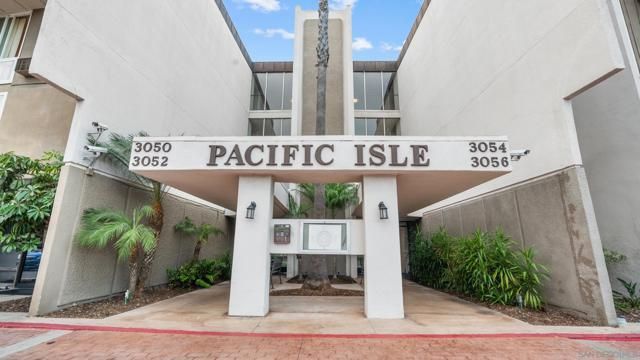 3050 Rue D' Orleans 308