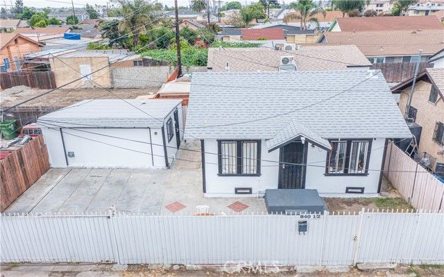 840 W Gage Avenue