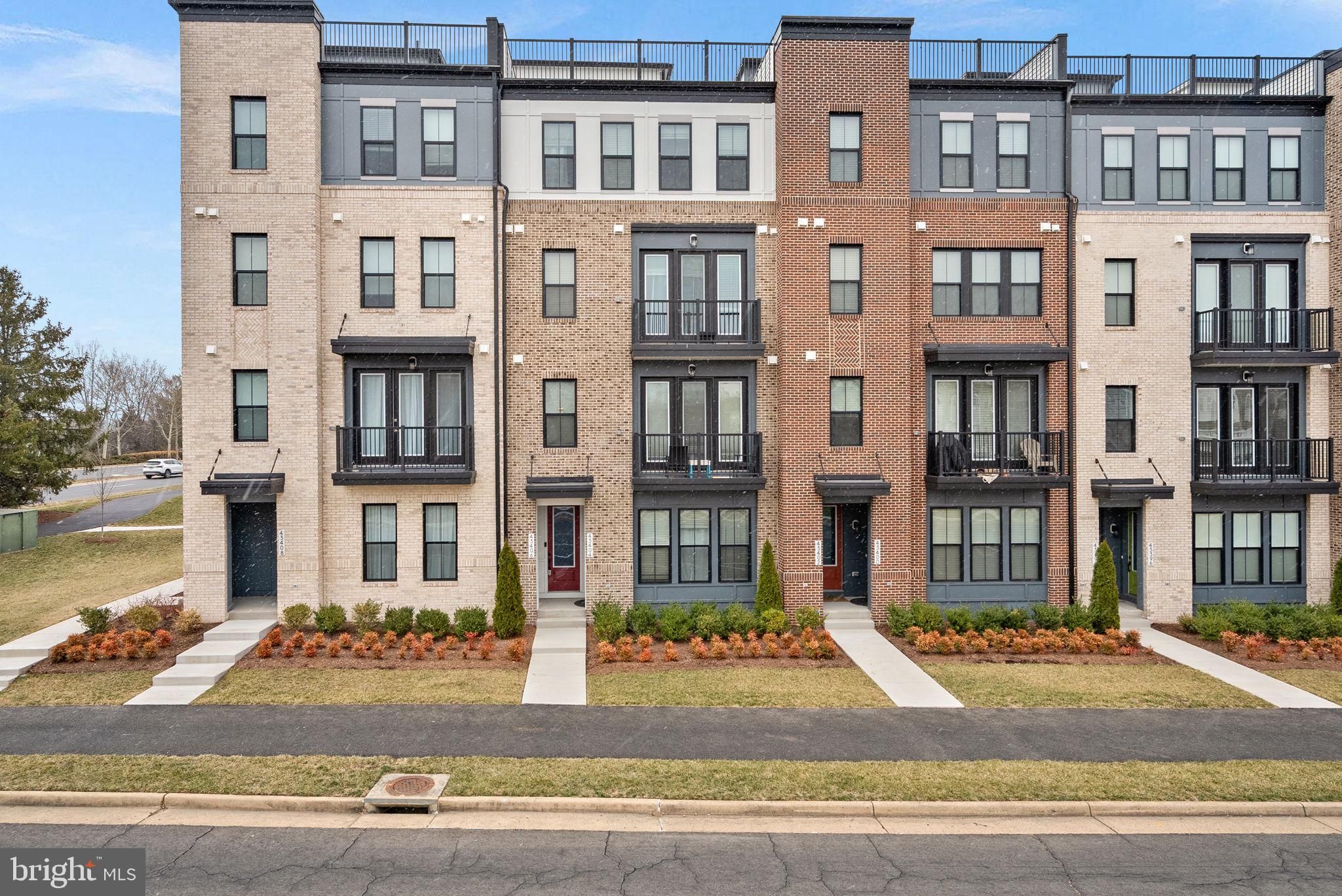 43406 Farringdon Square