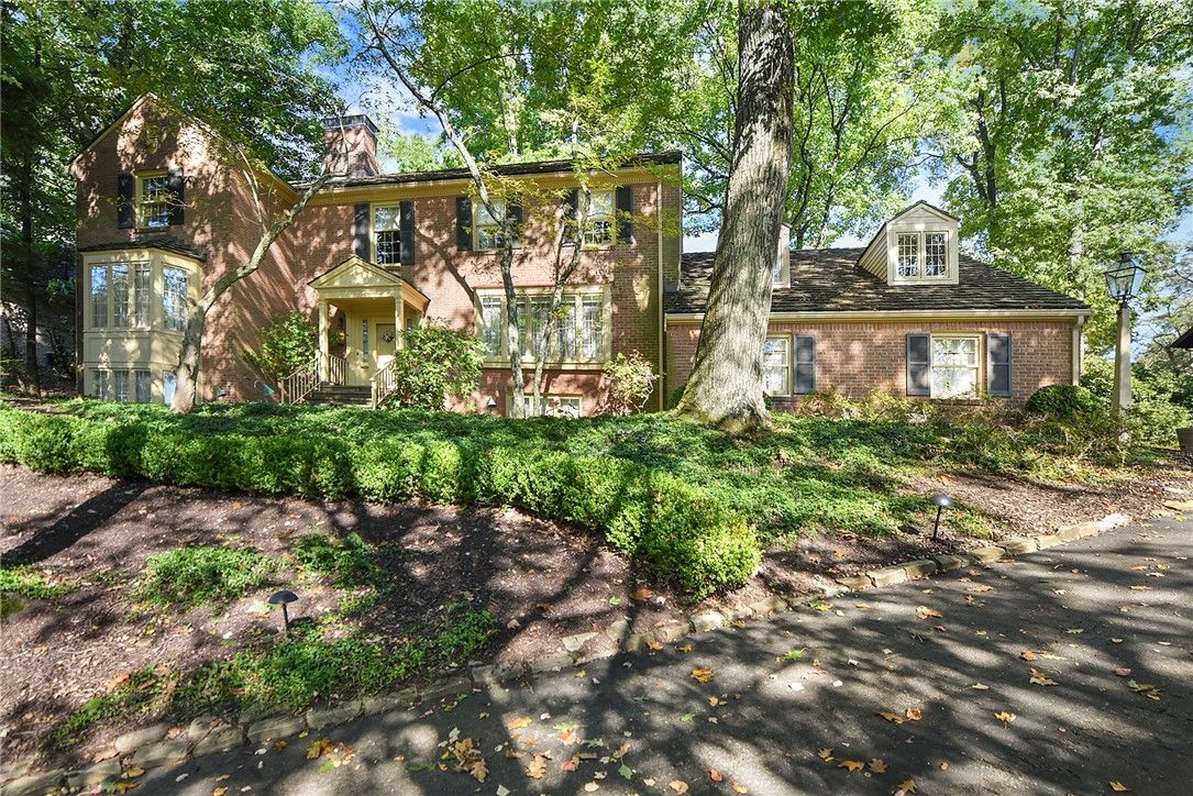 465 Woodland Hills Dr