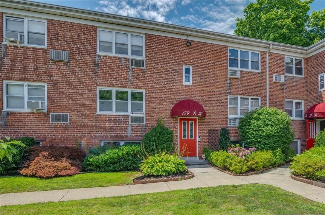179 Drake Avenue 2H
