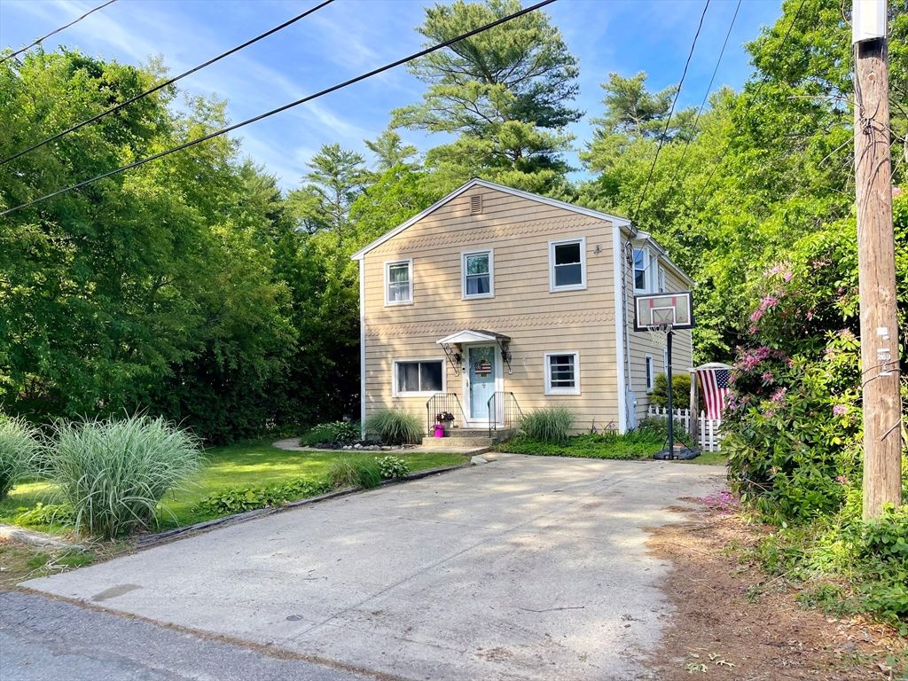 8 Sandy Lane
