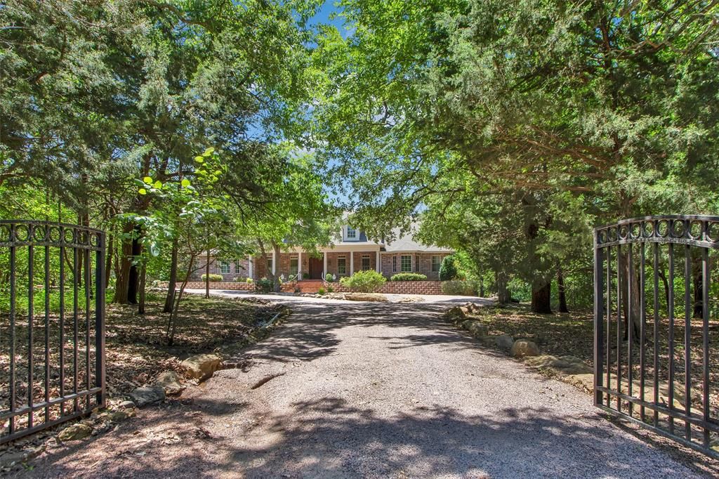 48 Summit Oaks Circle