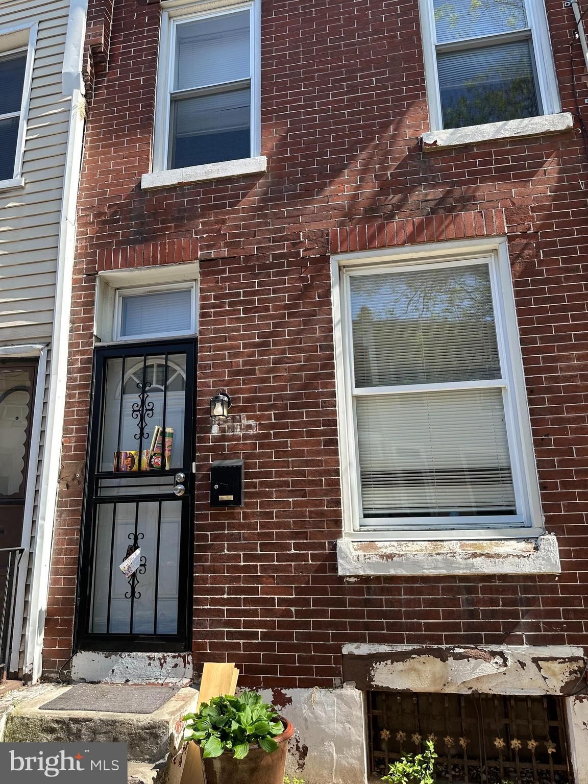 1916 Brunner Street