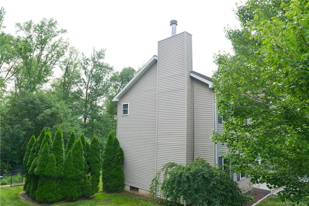 16 Horse Run Hill Road