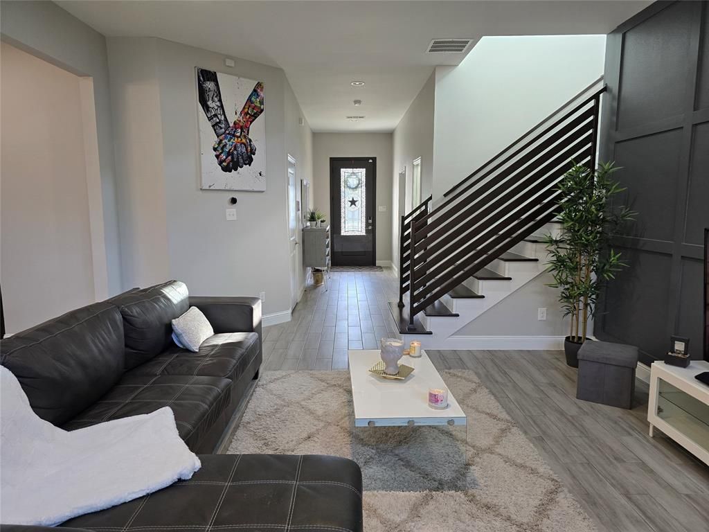 2831 Curvilinear Court