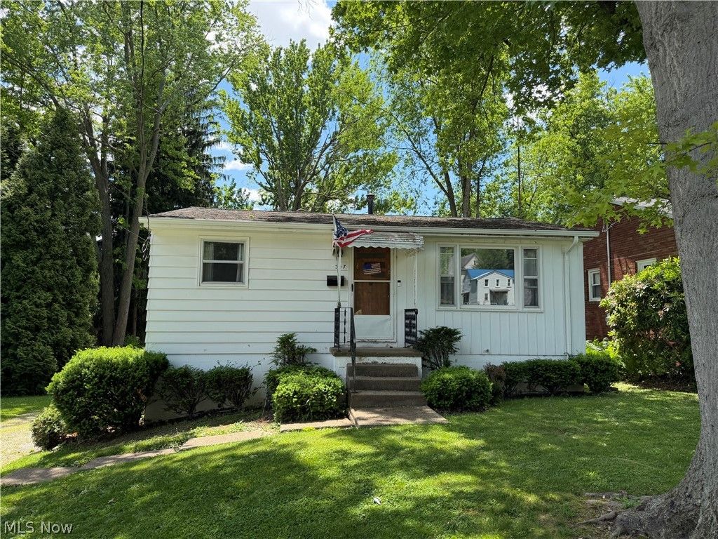 307 W 9th Street