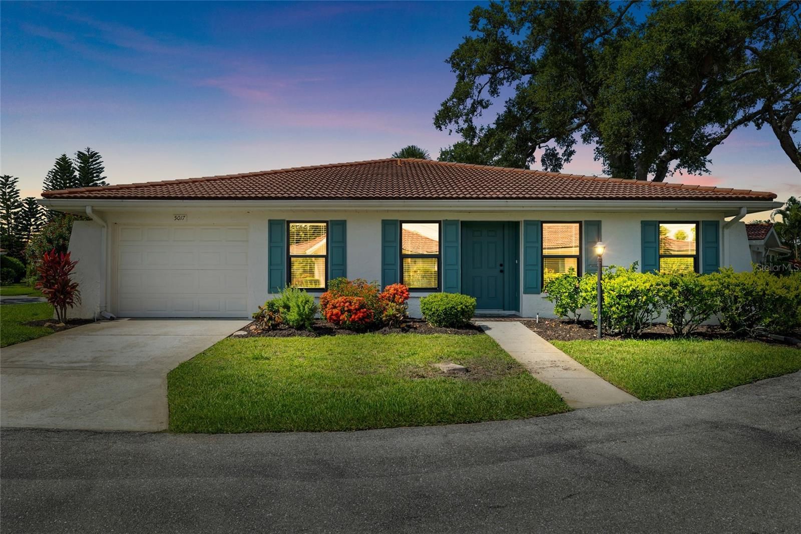 5017 Vivienda Way 29