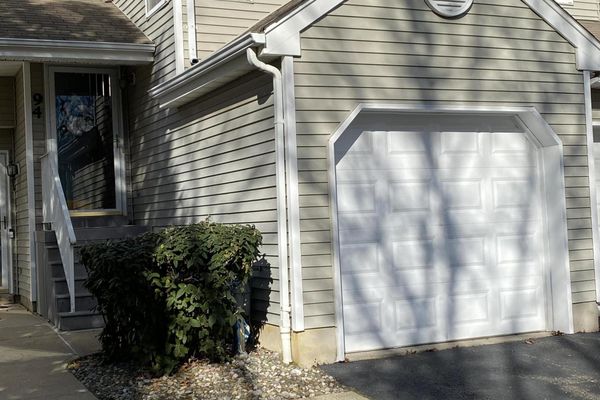 Raintree Freehold Nj Homes For Sale Real Estate Neighborhoods Com