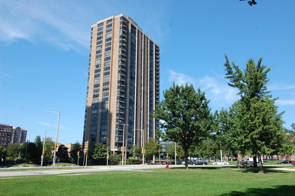 929 N Astor Street 2601-03