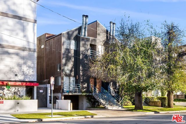 4218 Whitsett Avenue 4