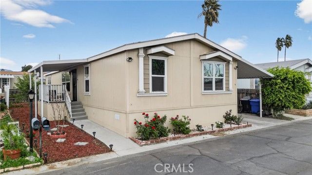 2505 Foothill Blvd 76