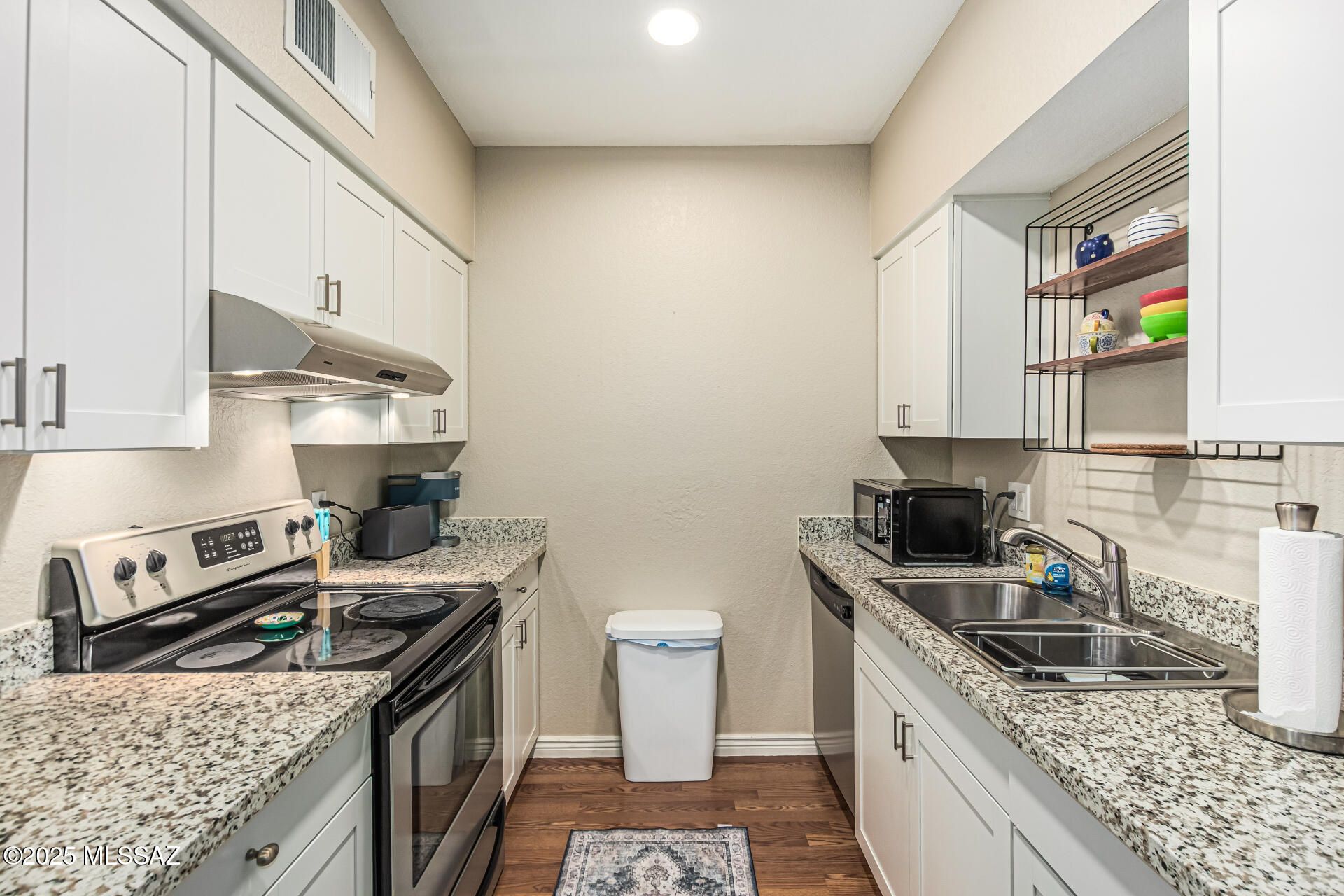 5500 N Valley View Road 218