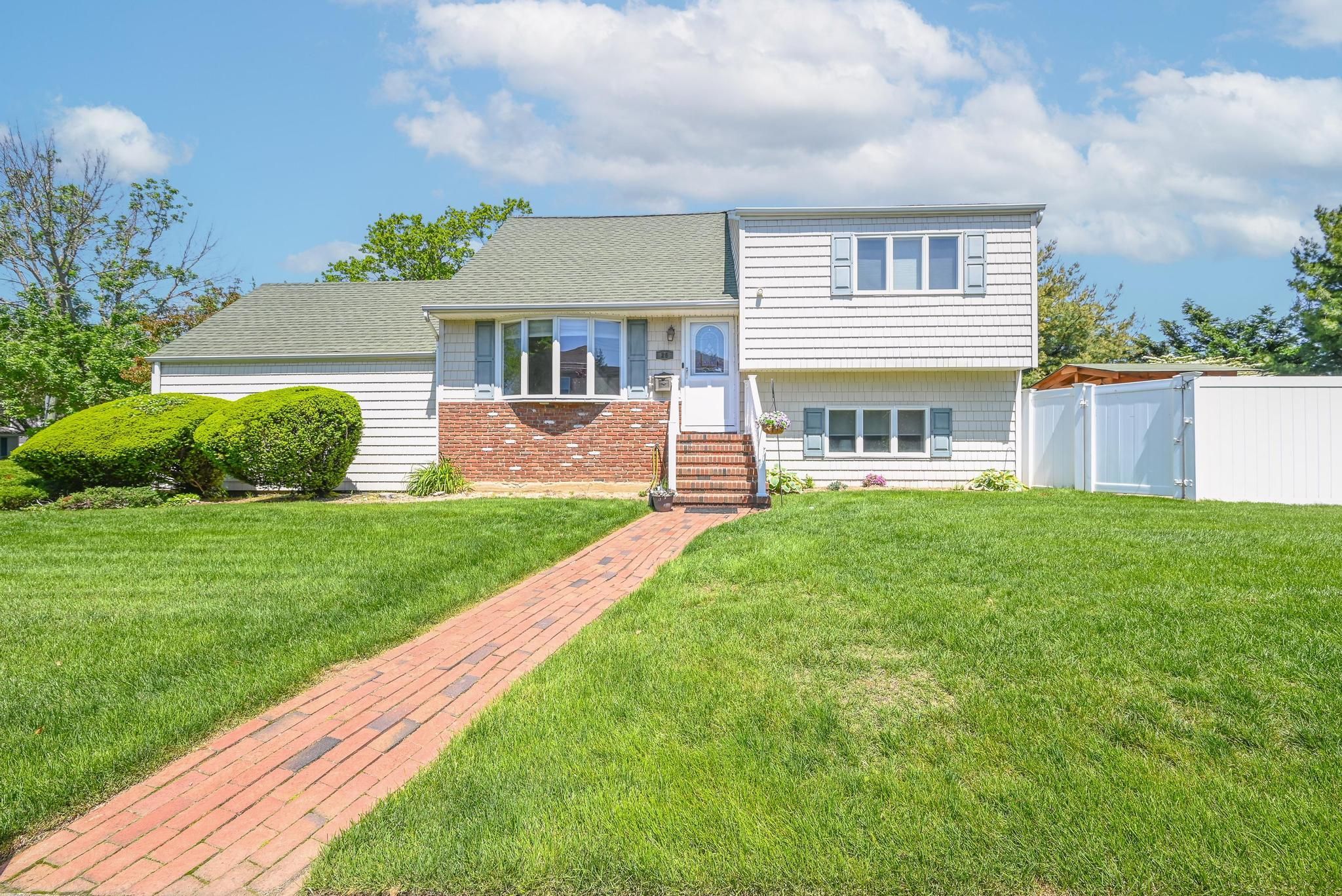 25 Baldwin Avenue