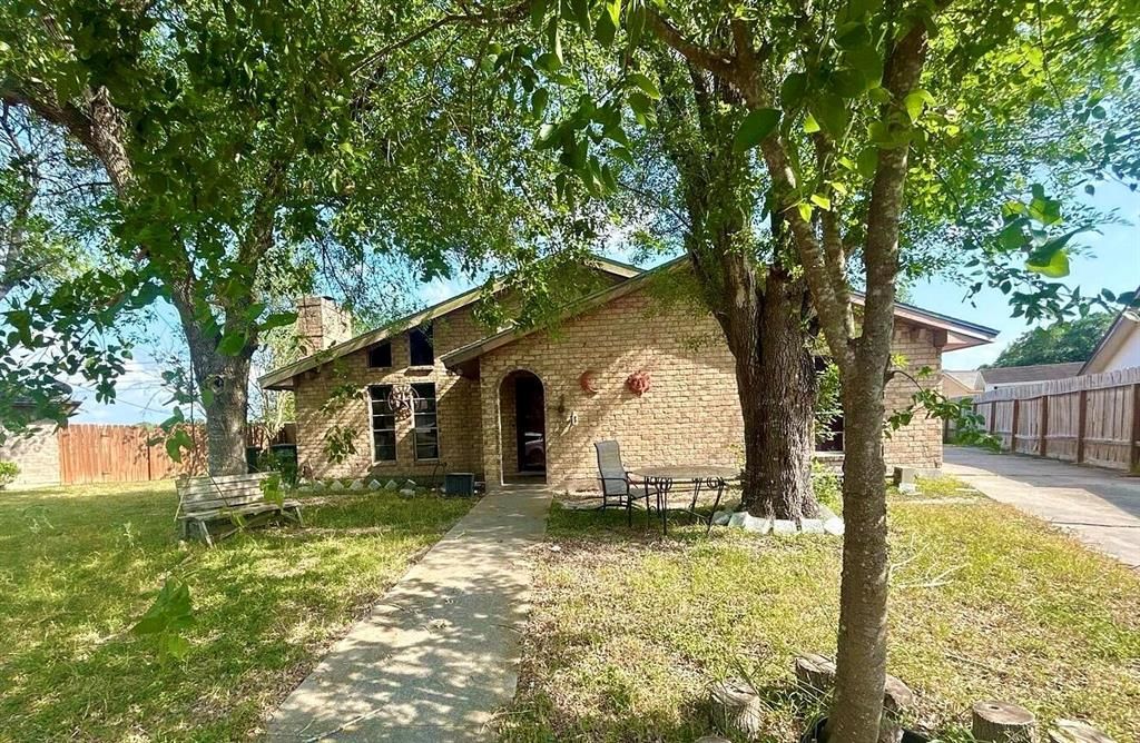 11601 Flagstone Circle