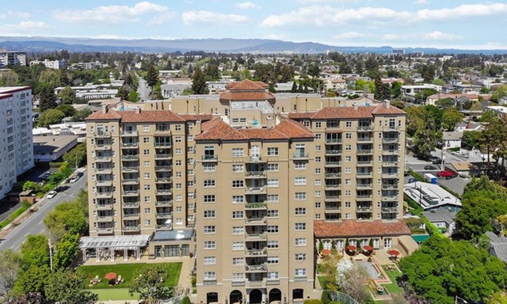 The Peninsula Regent