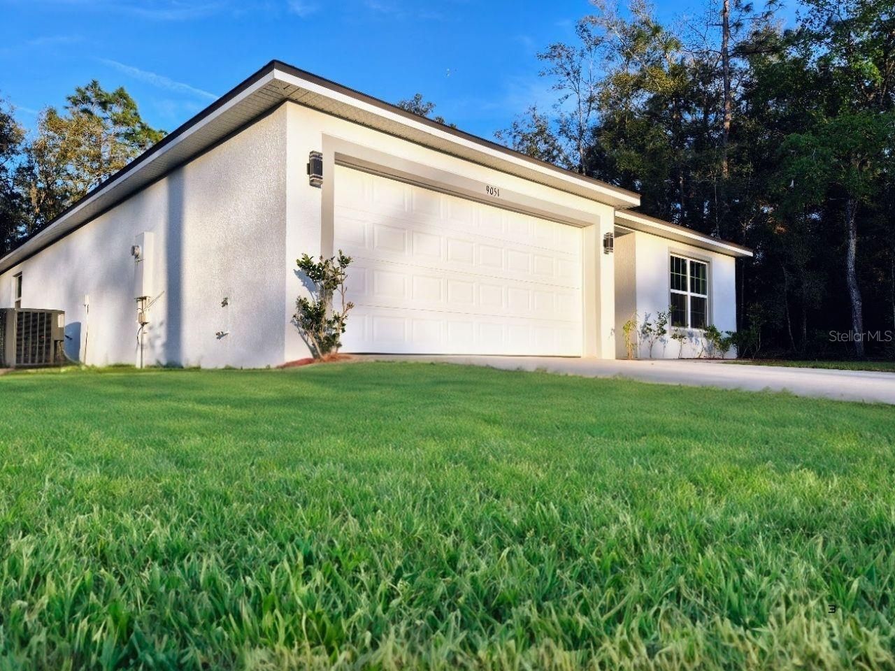9051 N Santos Drive