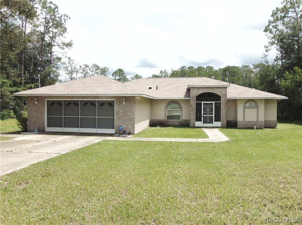 1990 W Rutland Drive